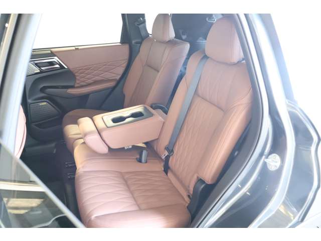 Mitsubishi Outlander 7