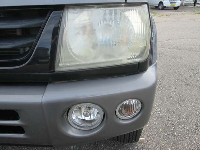 Mitsubishi Pajero Mini 12