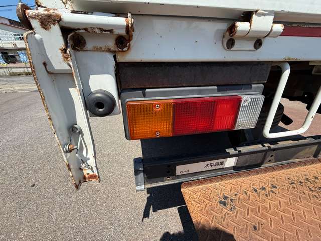 Mitsubishi Fuso Canter 12