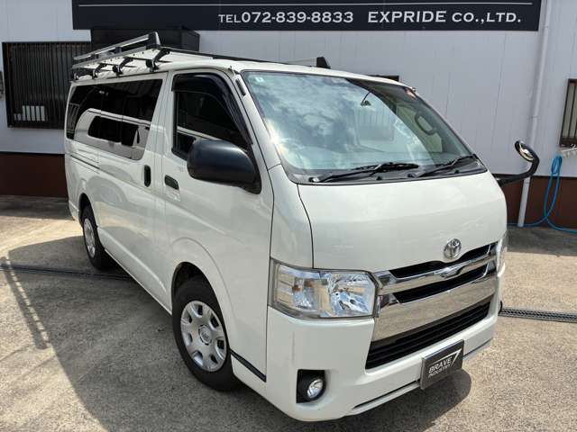 Toyota Hiace Van 3