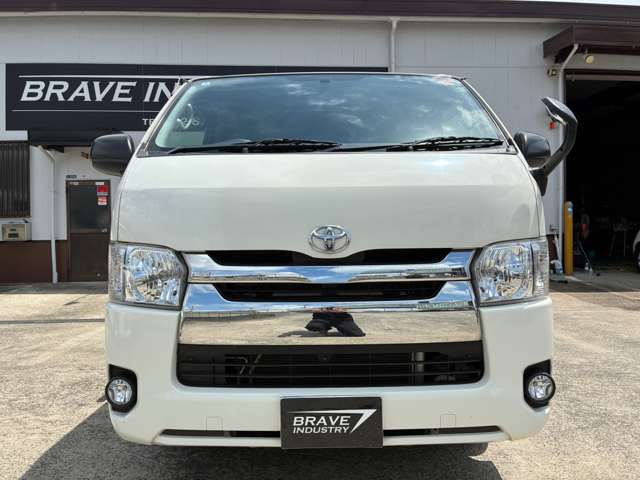 Toyota Hiace Van 4