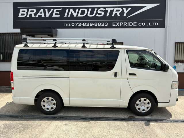 Toyota Hiace Van 5