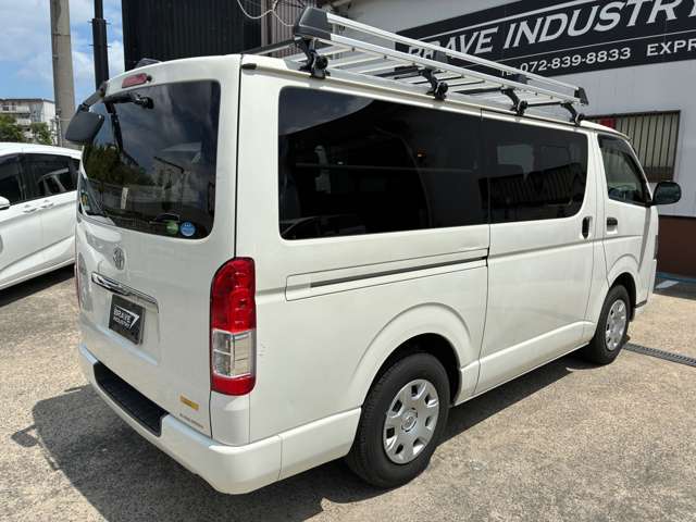 Toyota Hiace Van 6