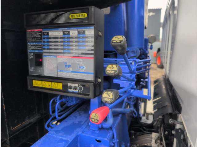 Mitsubishi Fuso Canter 10