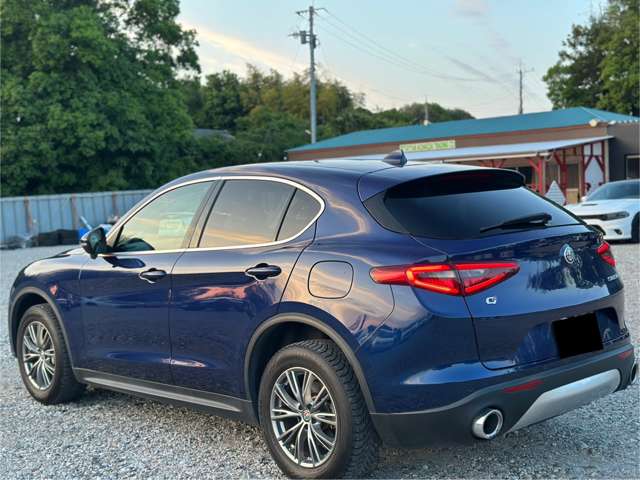Alfa Romeo Stelvio 5