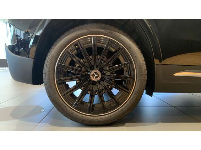 Mercedes-Benz GLA-Class 12