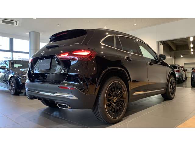 Mercedes-Benz GLA-Class 4