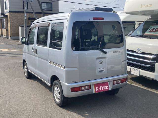 Daihatsu Hijet Cargo 5