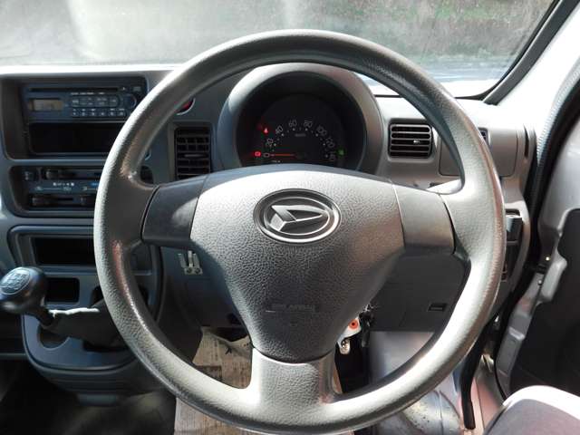 Daihatsu Hijet Deck Van 8