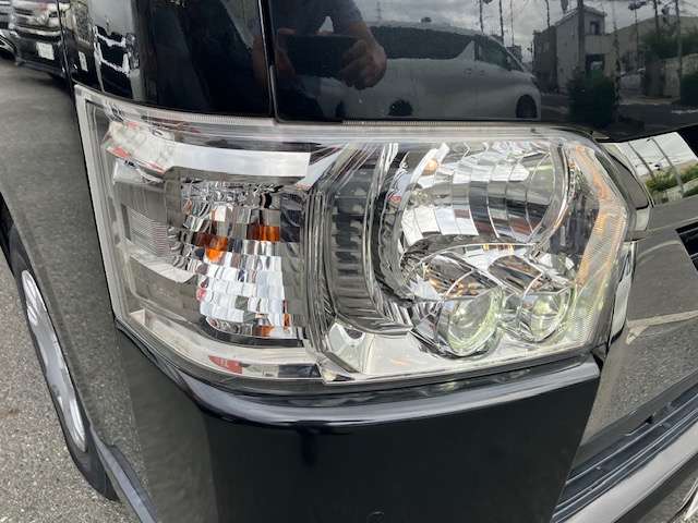 Toyota Hiace Van 11