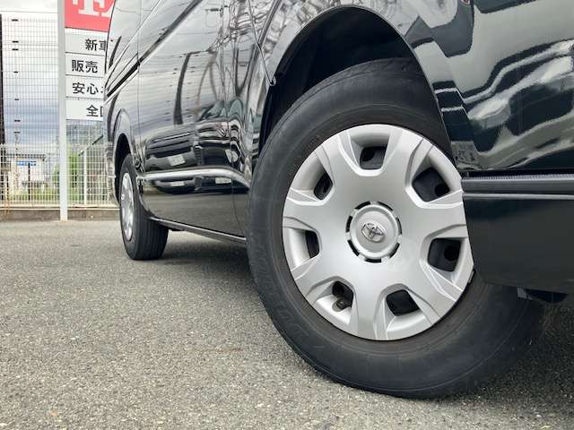 Toyota Hiace Van 12