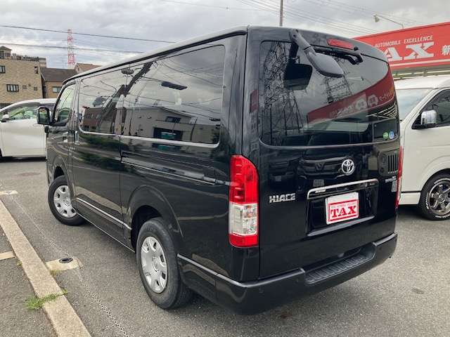 Toyota Hiace Van 6