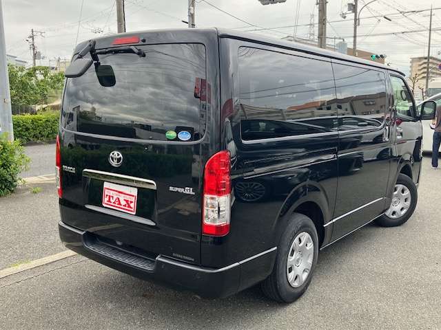 Toyota Hiace Van 8