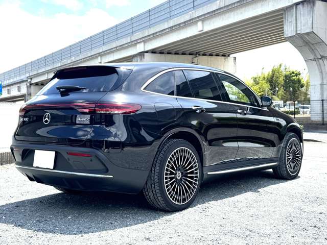 Mercedes-Benz EQC 8