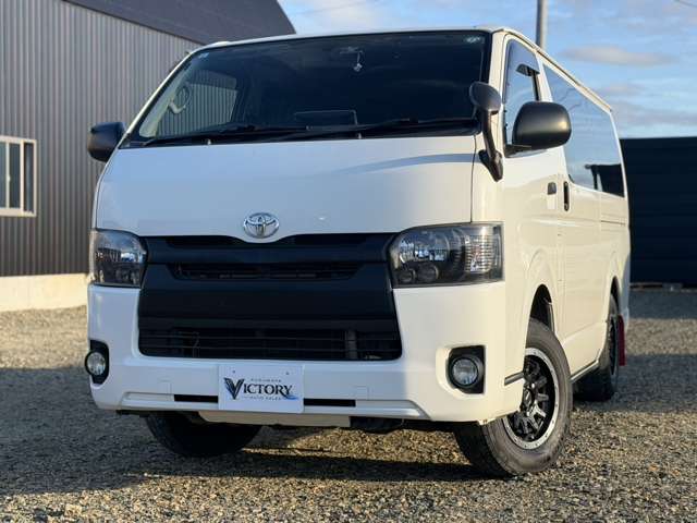 Toyota Hiace Van 3
