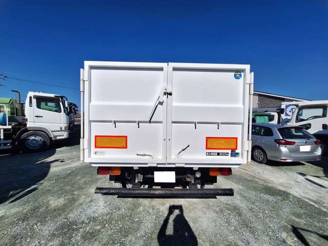 Mitsubishi Fuso Fighter 6