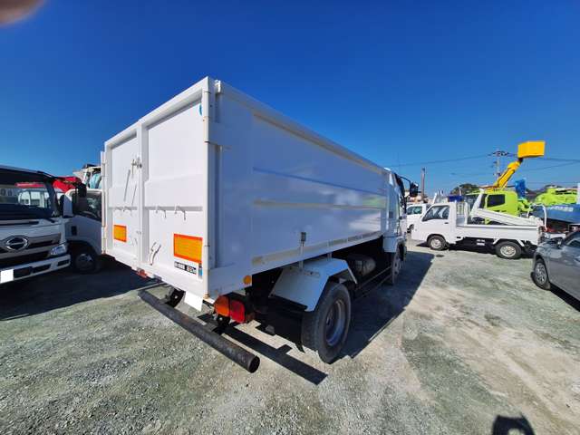 Mitsubishi Fuso Fighter 9