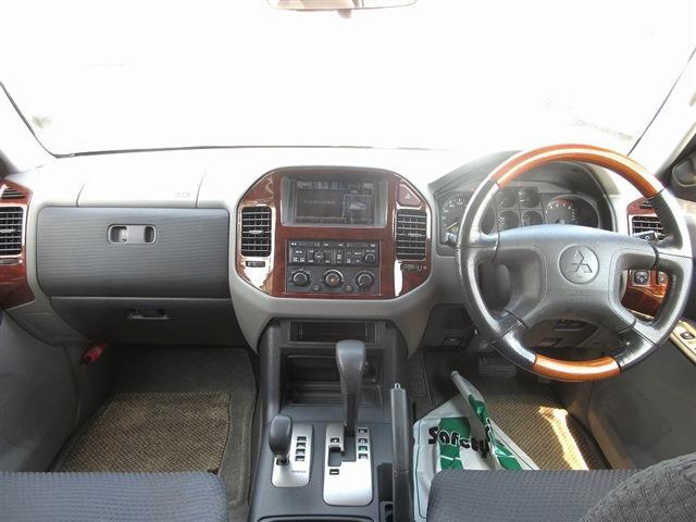 Mitsubishi Pajero 10