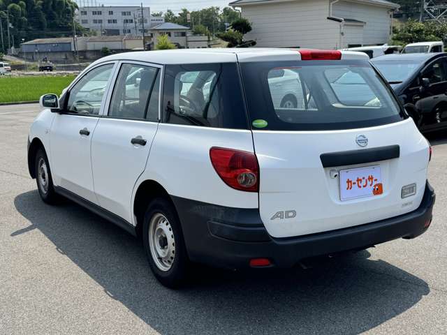 Nissan AD 5