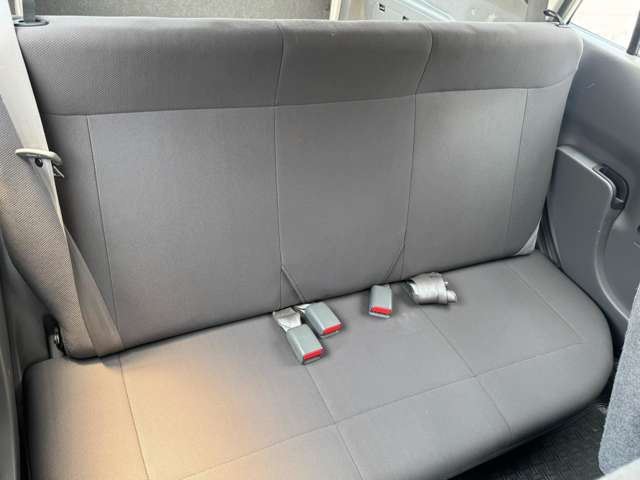 Nissan AD 7