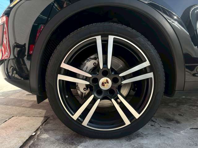 Porsche Cayenne 7