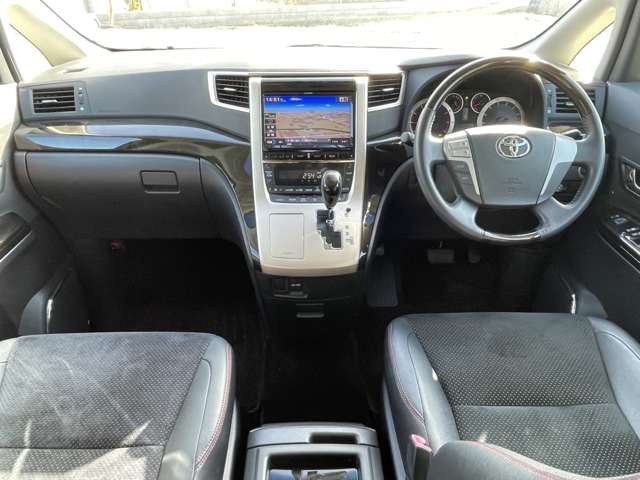 Toyota Vellfire 2