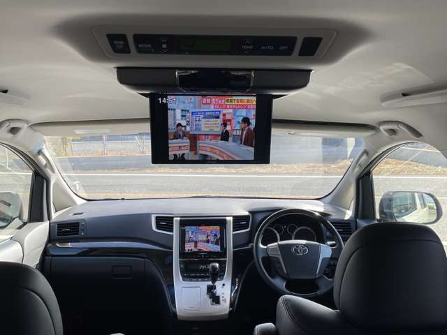 Toyota Vellfire 5