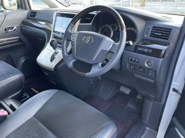 Toyota Vellfire 9