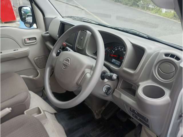 Nissan NV100 Clipper 12