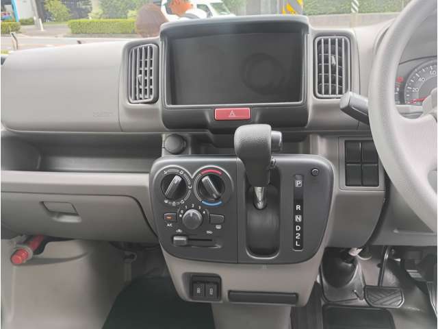 Nissan NV100 Clipper 6
