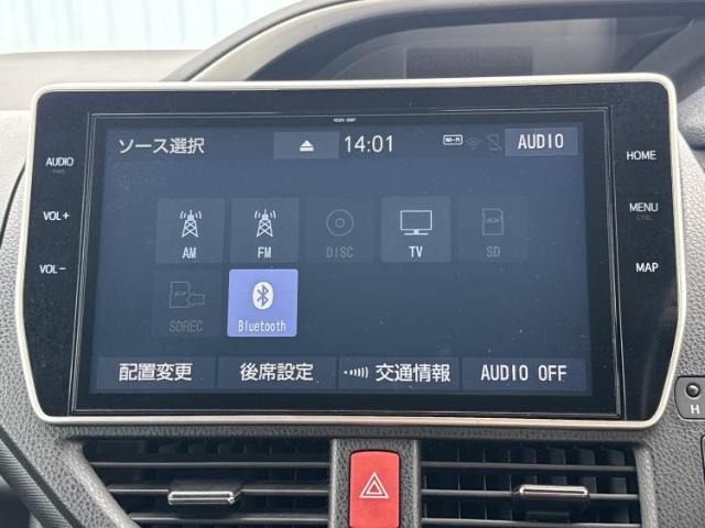 Toyota Voxy 12