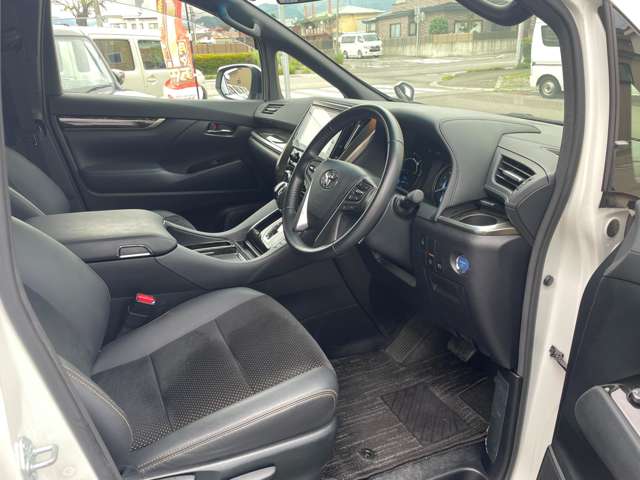 Toyota Alphard 12