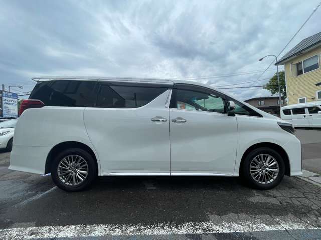 Toyota Alphard 9