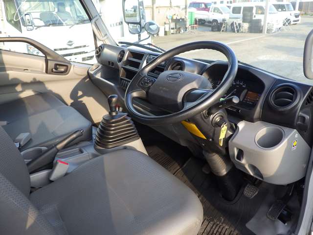Hino Dutro 8