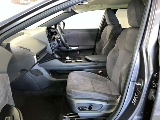 Lexus RZ 6