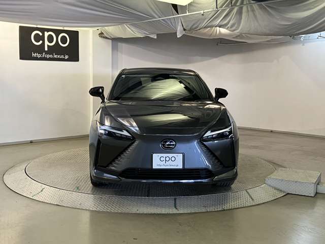 Lexus RZ 8
