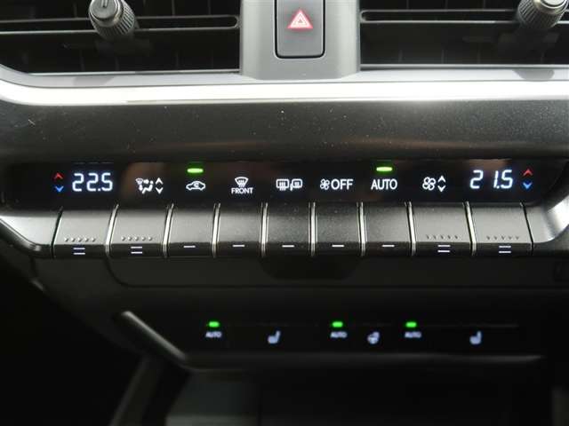 Lexus UX 12