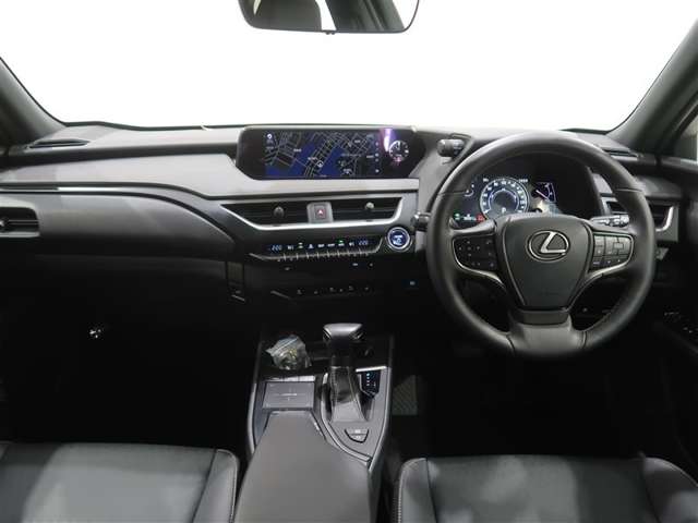 Lexus UX 6