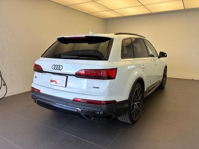 Audi Q7 11