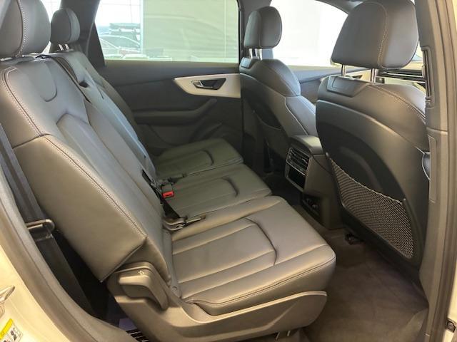 Audi Q7 8