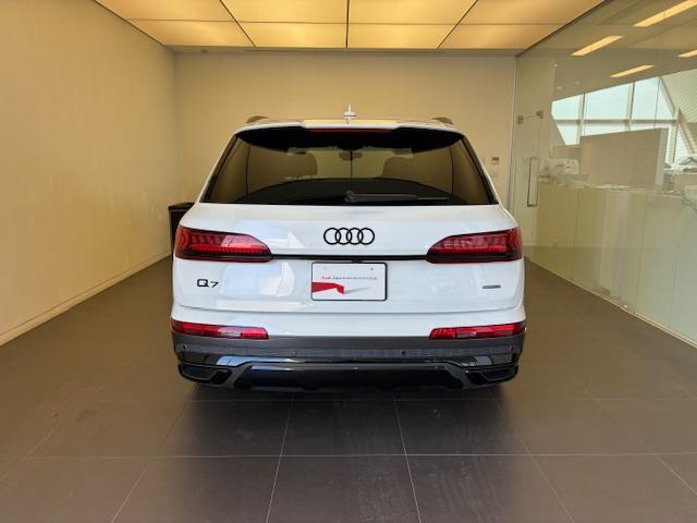 Audi Q7 10