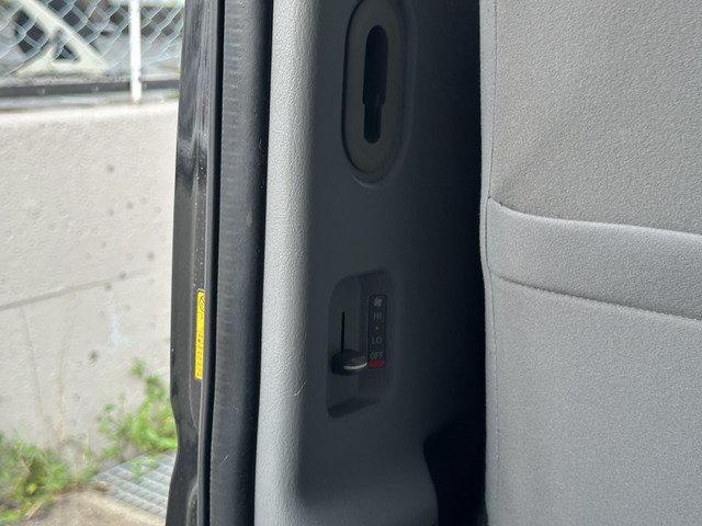 Toyota Hiace Van 11