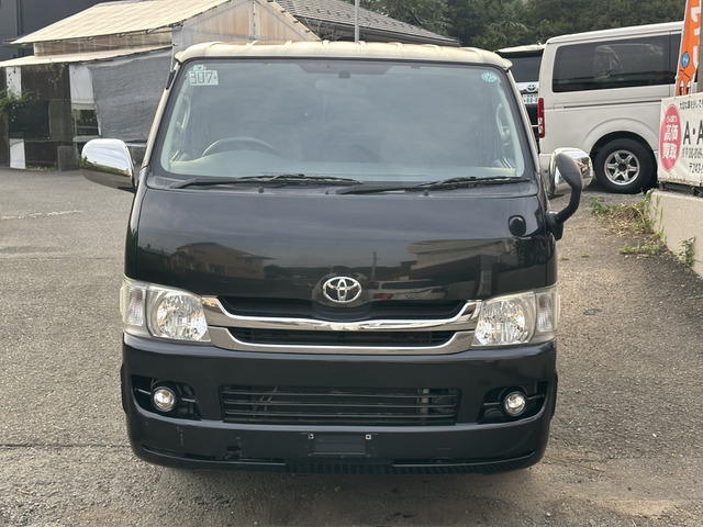 Toyota Hiace Van 2
