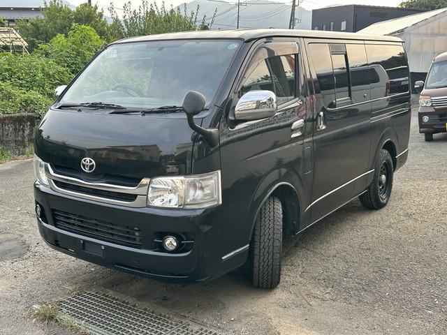 Toyota Hiace Van 3