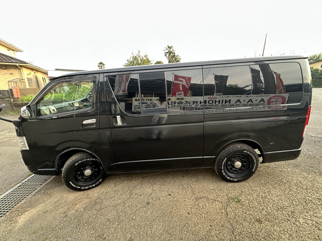 Toyota Hiace Van 4
