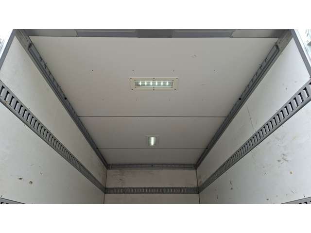 Isuzu Elf 11
