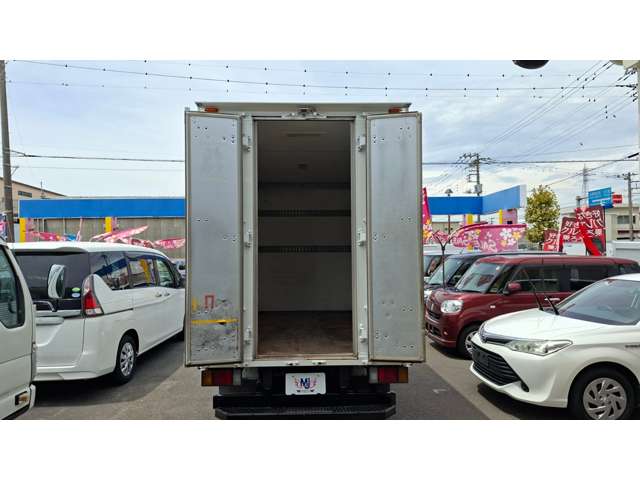 Isuzu Elf 12