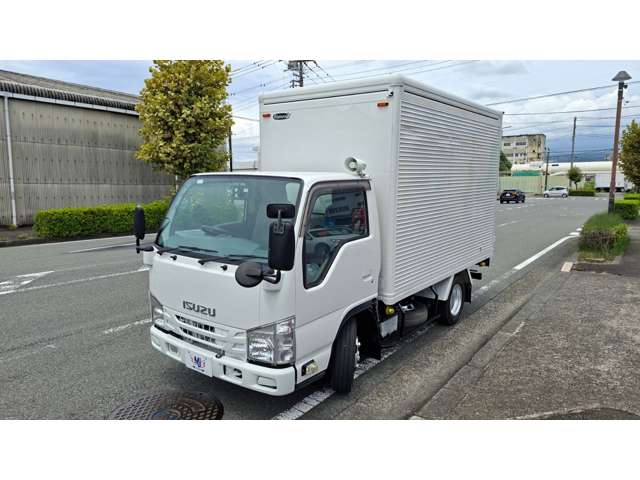 Isuzu Elf 3