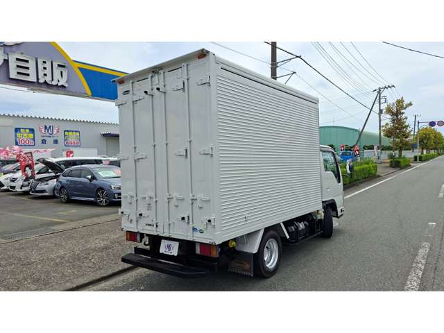 Isuzu Elf 4