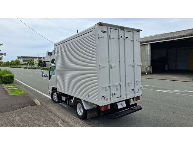 Isuzu Elf 5